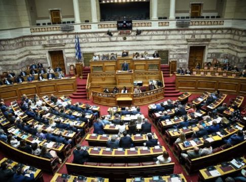 Συζήτηση στη Βουλή – O Μητσοτάκης μιλά για το ποδόσφαιρο