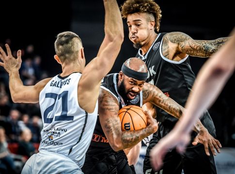 Μπράουν: «Ένα σουτ που κάνω σε κάθε προπόνηση»