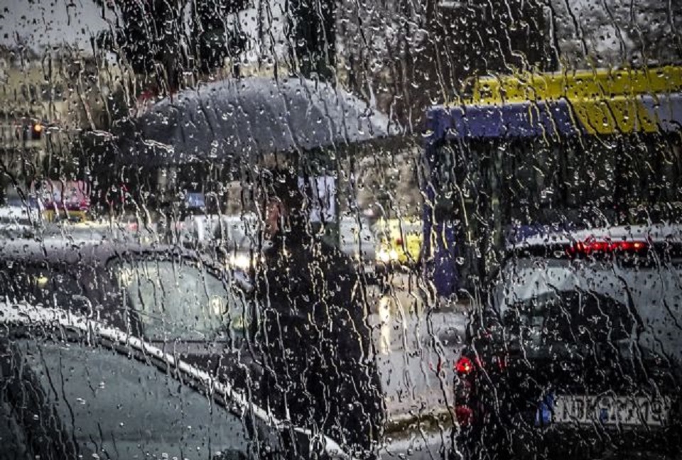 Καιρός : Βροχές στα δυτικά και καταιγίδες αύριο με ανέμους στο Ιόνιο