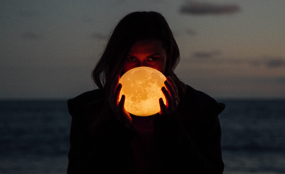 Σήμερα έχουμε πανσέληνο: Αυτά είναι τα ζώδια που θα περάσουν πιο… δύσκολα