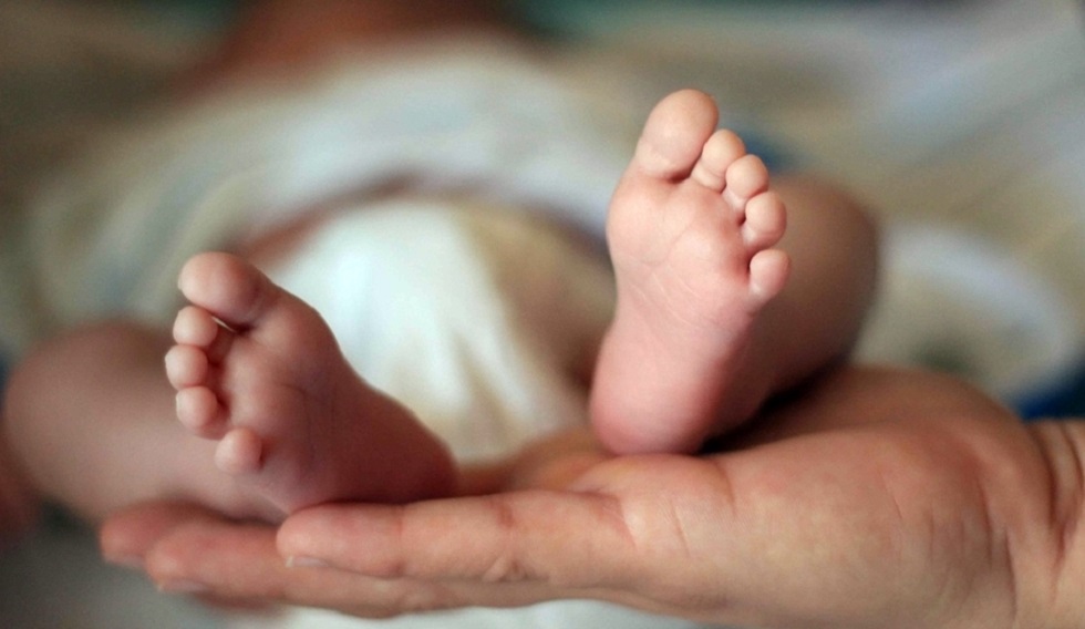 Επίδομα γέννας: Αρχίζουν οι αιτήσεις για τα 2.000 ευρώ – Ποιοι οι δικαιούχοι