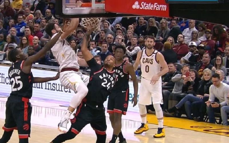 NBA Top 5: Ο Λάρι Νανς Τζούνιορ κάνει πόστερ τον Πάουελ στο Νο.1 (vid)