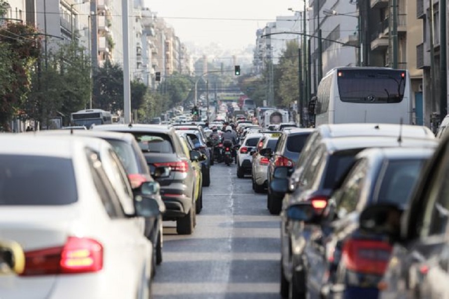 Κίνηση: Μποτιλιαρισμένο το κέντρο – Κλειστή η Πανεπιστημίου