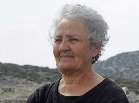 Κίναρος : Απογειώθηκε Super Puma για τον εντοπισμό της μοναδικής κατοίκου του νησιού