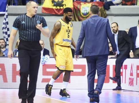 ΑΕΚ: Πάνω από ένα μήνα εκτός ο Λάνγκφορντ
