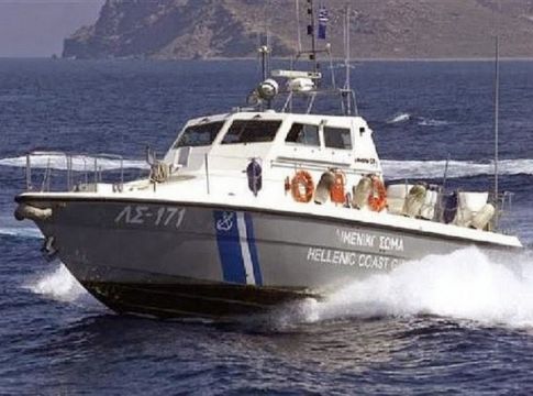Ακυβέρνητο πλοίο στο Μυρτώο πέλαγος – Στην περιοχή πνέουν θυελλώδεις άνεμοι