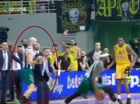 Απίστευτο: Ο προπονητής της ΑΕΚ έπαιξε άμυνα στον Καλάθη (vid)
