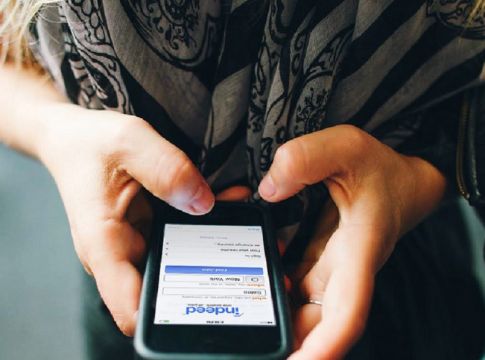 Ποια είναι τα ζώδια που αργούν να απαντήσουν στα μηνύματα