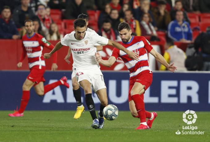 Πέρασε τρίτη η Σεβίλλη, 2-0 τη Γρανάδα