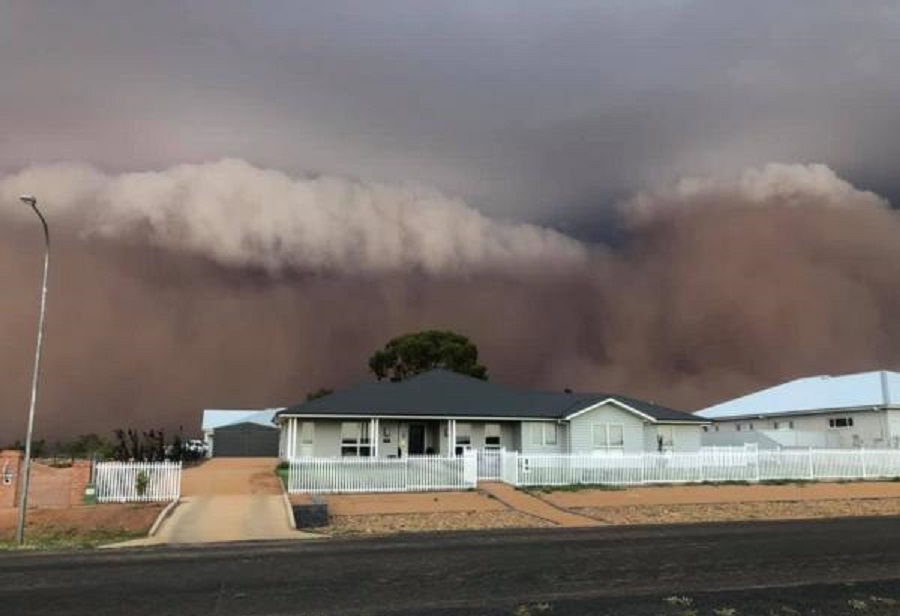 Μετά τις πυρκαγιές σφοδρές χαλαζοπτώσεις και αμμοθύελλα στην Αυστραλία