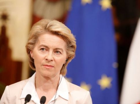 Ούρσουλα φον ντερ Λάιεν: Συγχαρητήρια για την πρώτη γυναίκα ΠτΔ