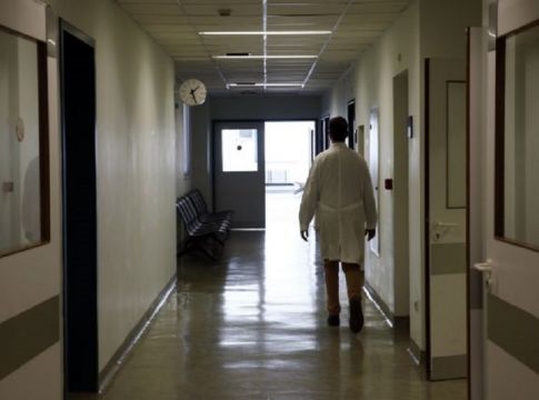 Τραγική η κατάσταση στη Δημόσια Υγεία – Αναβάλλονται τα χειρουργεία στο «Αγία Όλγα»