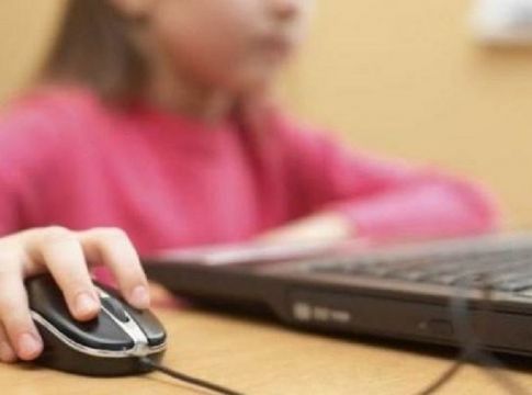 ΠΡΟΣΟΧΗ… Έτσι οι παιδόφιλοι παγιδεύουν τους ανήλικους στο διαδίκτυο – Συμβουλές στους γονείς