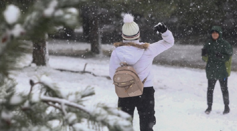 Καιρός: Δείτε που χιονίζει τώρα LIVE με εικόνα από όλη τη χώρα – Πού χρειάζονται αντιολισθητικές αλυσίδες