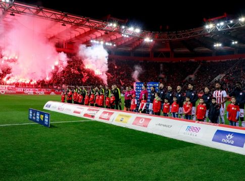 Ταξίδεψαν από τη Γαλλία στην Ελλάδα για την ατμόσφαιρα στα γήπεδα (vid)
