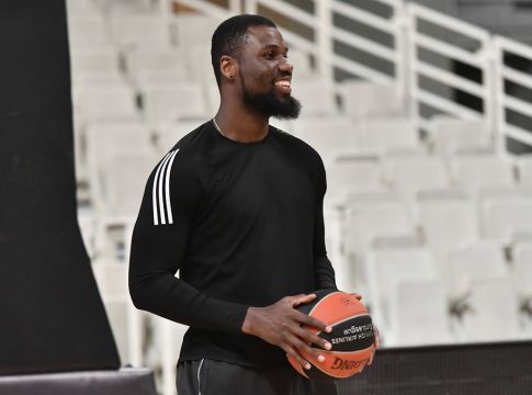 Παναθηναϊκός: Πρόβλημα και με τον Μπέντιλ
