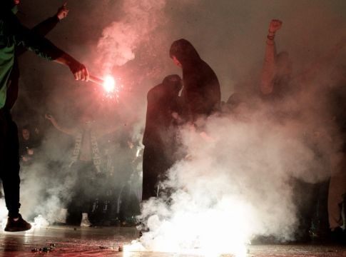 Εισβολή και επίθεση στο κλειστό του Αγίου Θωμά