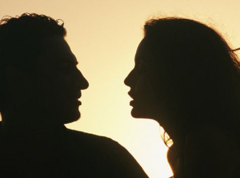 Άντρες προσοχή: 7 πράγματα που ψάχνουν οι γυναίκες την ώρα του… κρεβατιού…