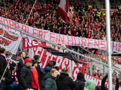Χοφενχάιμ-Μπάγερν: Πασούλες από το 78’ ως στο τέλος, απάντηση στο πανό των Βαυαρών (vid)