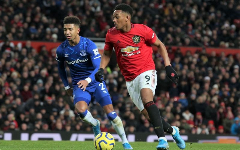 Premier League: Με πέντε αλλαγές και 9 παίκτες στον πάγκο