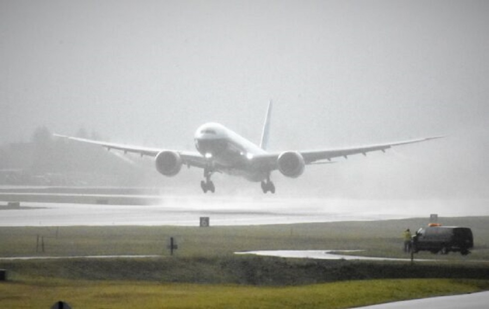 Θρίλερ στον αέρα με Boeing – Ράγισε το παράθυρο του πιλοτηρίου