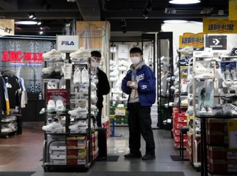 Το Παρίσι καλεί τις επιχειρήσεις να επανεξετάσουν τις εφοδιαστικές αλυσίδες με αφορμή των κοροναϊό