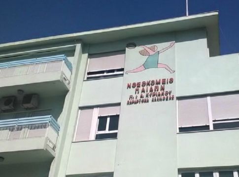 Θρίλερ με το 11μηνο βρέφος: Τι υποστηρίζει η μητέρα του – Κρατούνται πατέρας και ξάδερφος