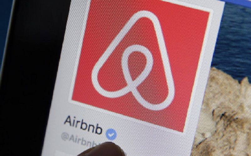 Airbnb : «Καμπάνες» για τα αδήλωτα εισοδήματα