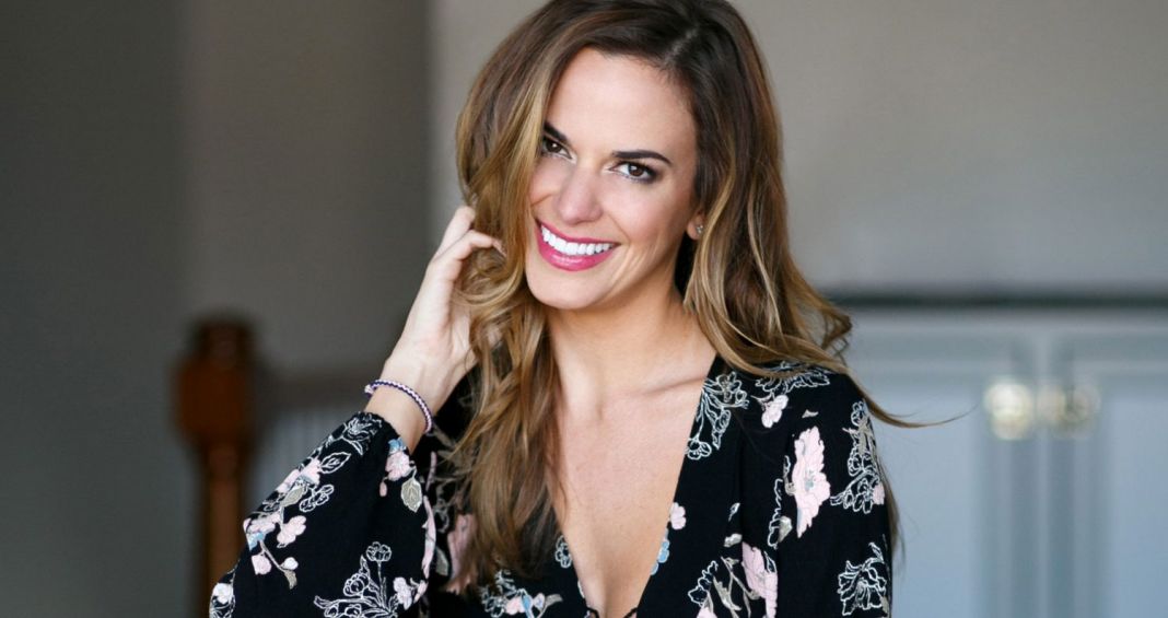 Η Jena Sims τραβάει πάνω της όλα τα βλέμματα (pics) | to10.gr Η Jena Sims τραβάει πάνω της όλα τα βλέμματα (pics) | to10.gr