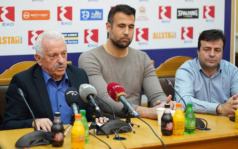 Γλυνιαδάκης: «Δεν υπάρχει καμία συμφωνία με ΕΣΑΚΕ» (vid)