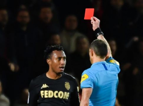 Κινδυνεύει με εξάμηνη «καμπάνα» ο Ζέλσον Μαρτίνς