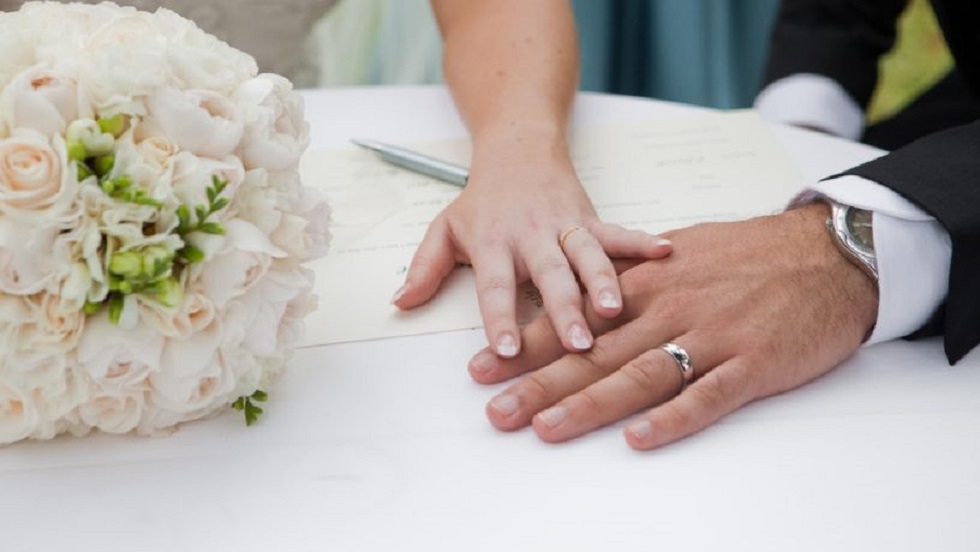 Ηλεκτρονικά πλέον γάμοι, σύμφωνα και διαζύγια – Δεν χρειάζεται επίσκεψη στη ΔΟΥ