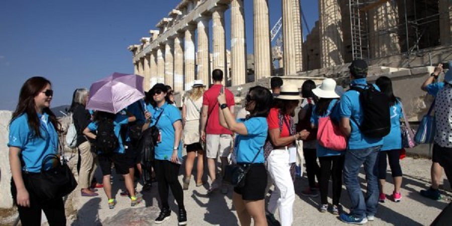 Κοροναϊός: Υπό δοκιμασία ο τουρισμός, υποτονικοί οι ρυθμοί στις κρατήσεις