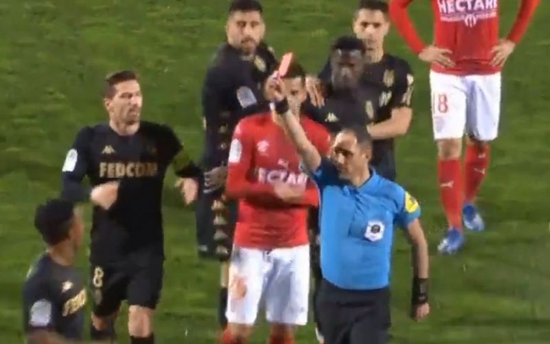 Διπλή αποβολή στην ίδια φάση για την Μονακό (vid)