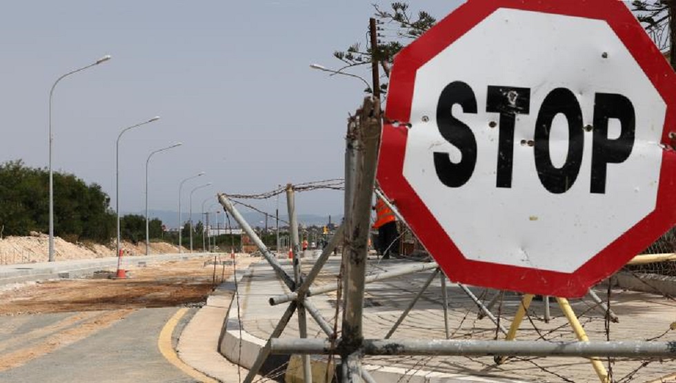 Κορωνοϊός: Κλείνουν οδοφράγματα στην Κύπρο