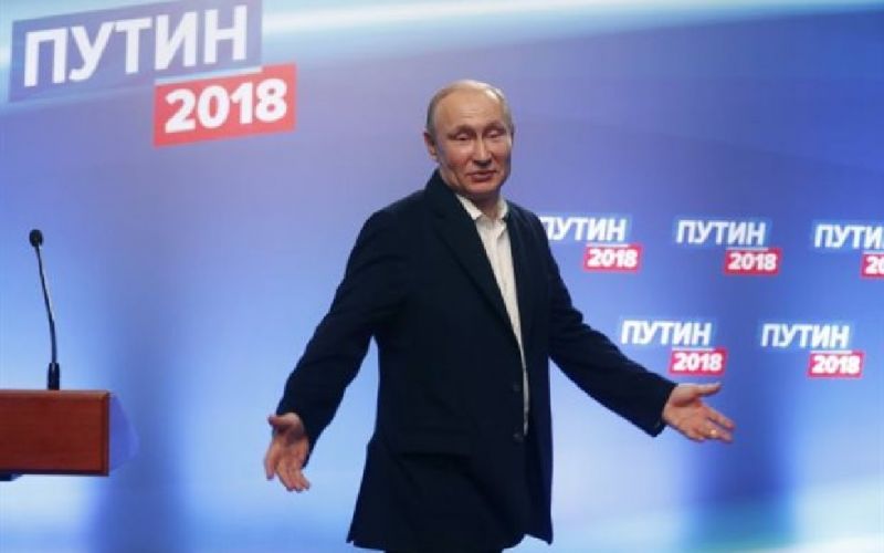 Αυτόγραφο του Πούτιν πουλήθηκε πιο ακριβά από αυτόγραφο του Γκαγκάριν