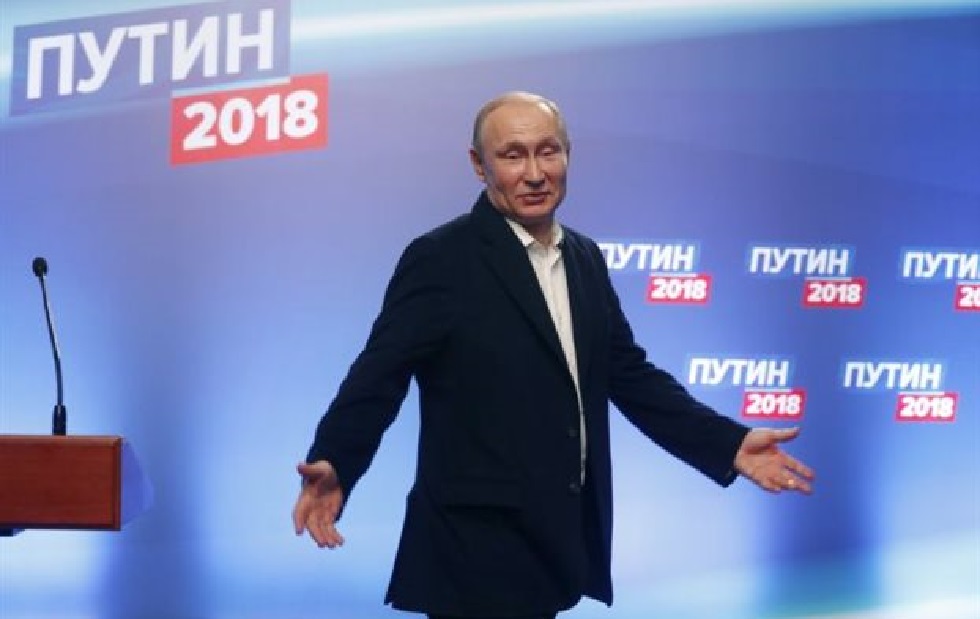 Αυτόγραφο του Πούτιν πουλήθηκε πιο ακριβά από αυτόγραφο του Γκαγκάριν