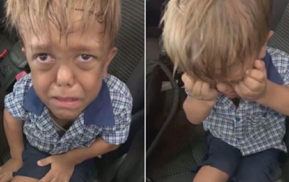 Σπαρακτικό: Παιδάκι με νανισμό δέχεται άγριο bullying – «Βροχή» στήριξης από επωνύμους (BINTEO, πολύ σκληρές εικόνες)
