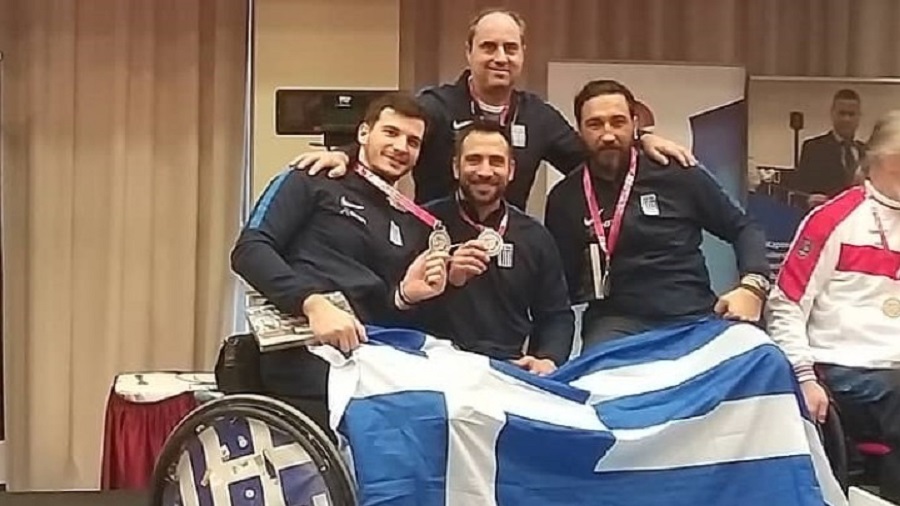 Ασημένιο μετάλλιο για το ομαδικό της σπάθης στο Παγκόσμιο Κύπελλο της Ουγγαρίας