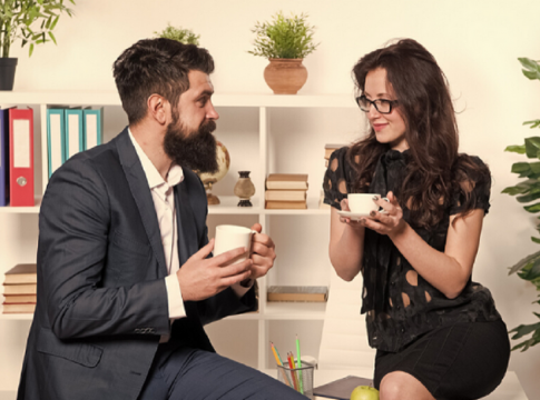 Μήπως να κάνεις το πρώτο βήμα και να του ζητήσεις να βγείτε;