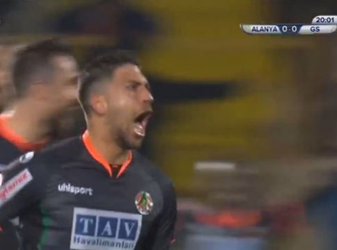 Ο Μπακασέτας «κεραυνοβόλησε» την Γαλατά (vid)