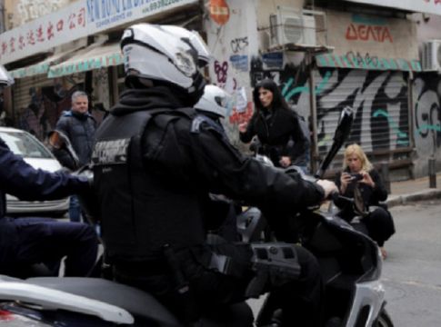 Στην υγειά του Ελληνάρα που «γράφει» τους νόμους, που δεν φταίει ποτέ και που πάντα φταίει το… κακό κράτος! 45 συλλήψεις από την ΕΛ.ΑΣ. για παράβαση των μέτρων απαγόρευσης