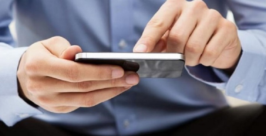 Κορωνοϊός Προσοχή: Πώς καθαρίζουμε σωστά κινητά και laptop