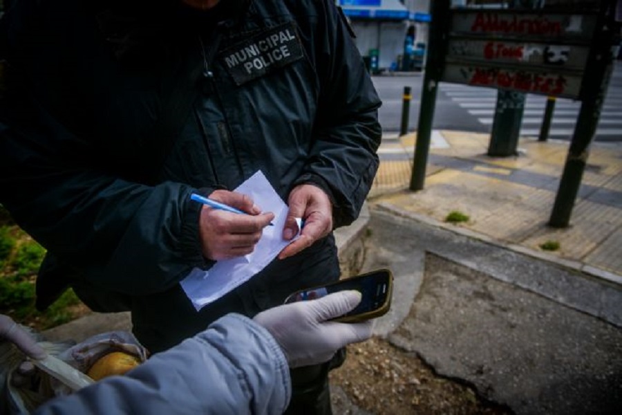 Κοροναϊός: Πώς έγιναν οι έλεγχοι για την απαγόρευση κυκλοφορίας – Τα πρώτα πρόστιμα