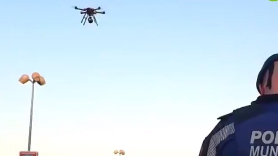 Θα τα δούμε και εδώ όπως πάμε! Ισπανία: Drones καλούν τους πολίτες να κλειστούν στα σπίτια τους – Δείτε βίντεο