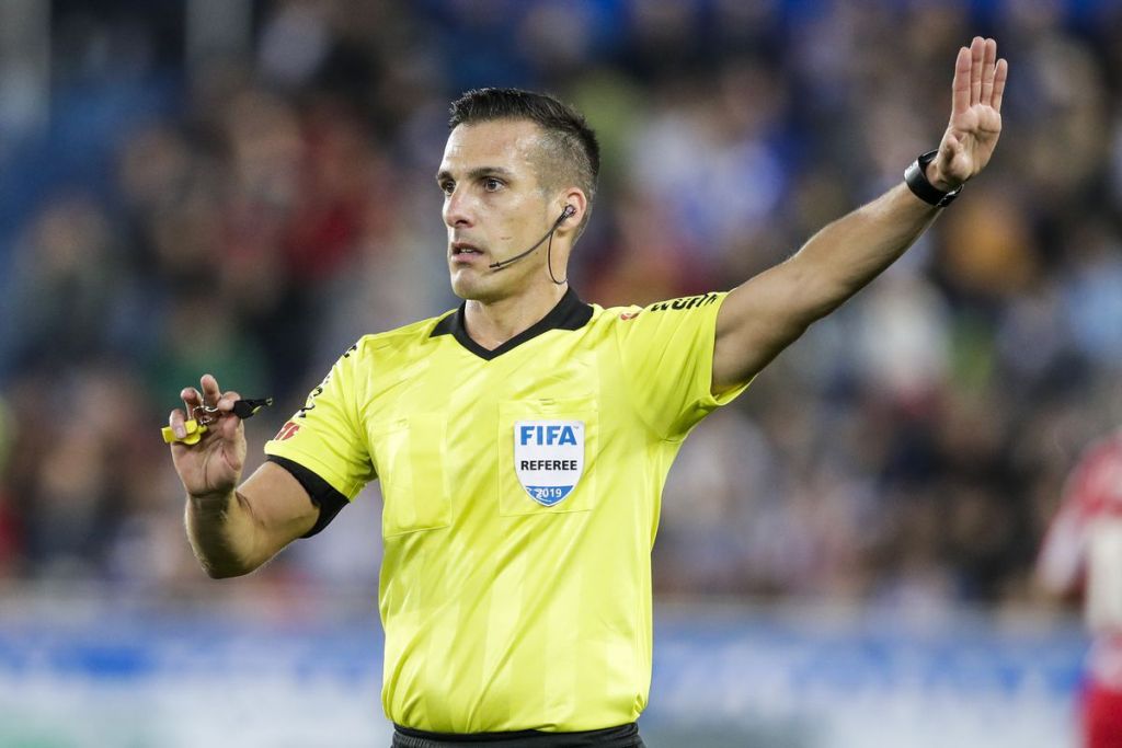 Ο Ισπανός Εστράδα Ερνάντεθ στην Τούμπα