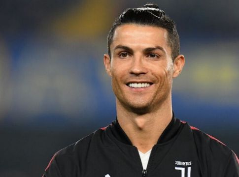 Χαιρέτησε «αόρατους» οπαδούς ο Κριστιάνο Ρονάλντο (vid)