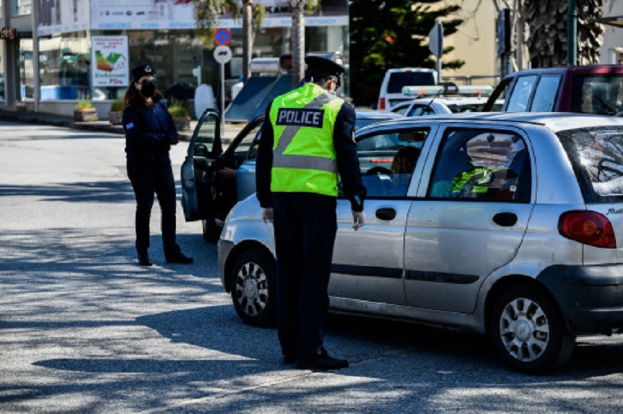 «Παράθυρο» Τσιόδρα για παράταση των περιοριστικών μέτρων