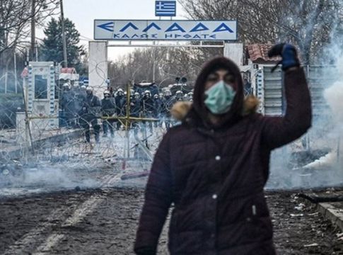 Αλγερινός προκαλεί στην κάμερα: «Οι γ@μ@μέν@ι Έλληνες δεν μας ανοίγουν τα σύνορα» (vid)