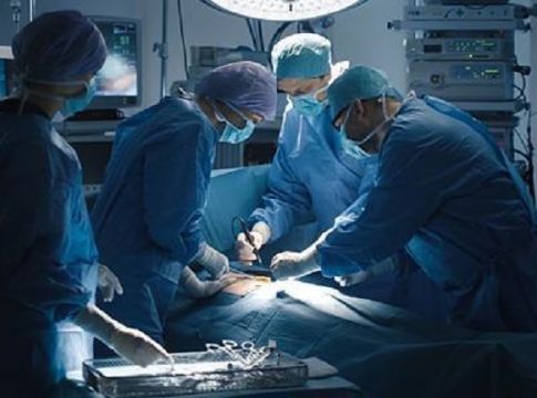 Κορωνοϊός: Χαμός στα νοσοκομεία! Αναστέλλονται όλα τα τακτικά χειρουργεία σε νοσοκομεία και ιδιωτικές κλινικές